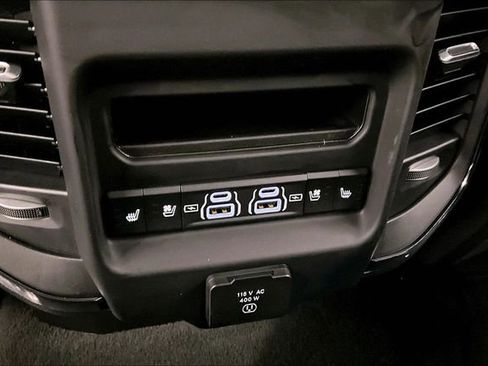 Used 2024 RAM 1500 Limited AWD/4WD image 32