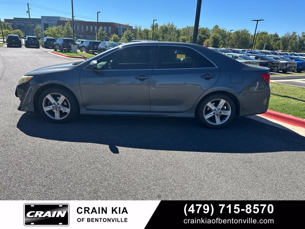 Used 2012 Toyota Camry SE FWD image 3