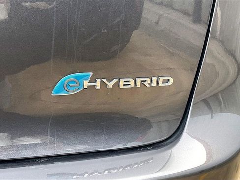 Used 2023 Chrysler Pacifica Limited image 8