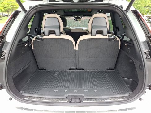 Certified 2025 Volvo XC90 T8 Plus w/ Protection Package Premier AWD/4WD image 31