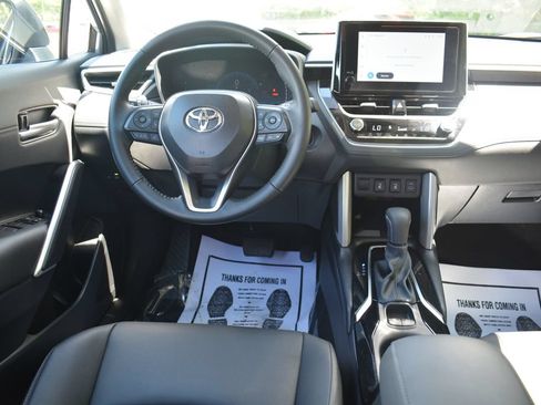 Used 2025 Toyota Corolla Cross XLE w/ Convenience Package AWD/4WD image 3