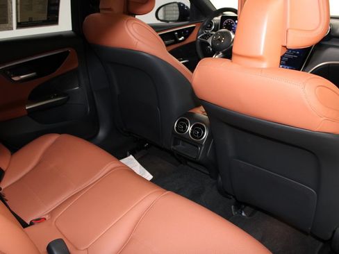Used 2024 Mercedes-Benz C 300 Sedan image 31