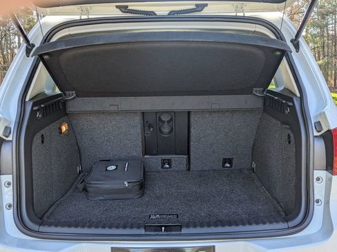 Used 2017 Volkswagen Tiguan S image 16