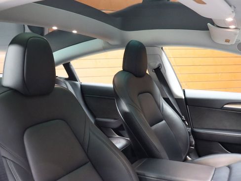 Used 2023 Tesla Model 3 Standard Range image 57