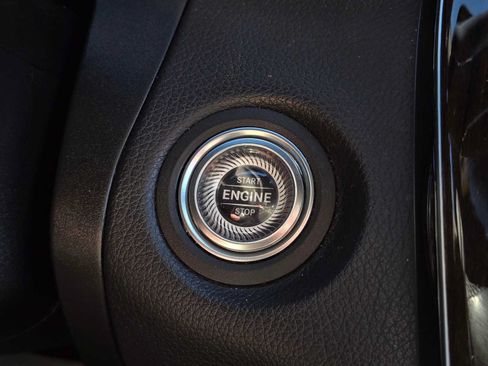 Used 2020 Mercedes-Benz GLC 300 4MATIC image 33