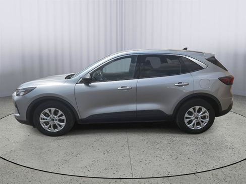 Used 2024 Ford Escape Active FWD image 2