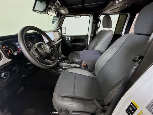 Used 2025 Jeep Wrangler Sport S image 6