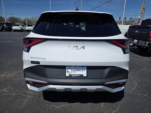 Used 2025 Kia Sportage LX FWD image 5