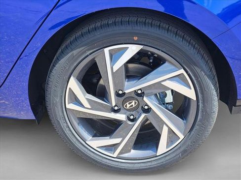 New 2026 Hyundai Elantra Limited FWD image 16