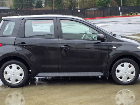 Used 2005 Scion xA Hatchback 4D image 6