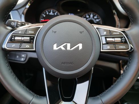 Used 2023 Kia Seltos S AWD/4WD image 25