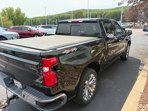 Used 2023 Chevrolet Silverado 1500 LTZ w/ LTZ Convenience Package II AWD/4WD image 3