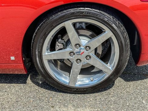 Used 2006 Chevrolet Corvette Coupe w/ Preferred Equipment Group RWD image 23