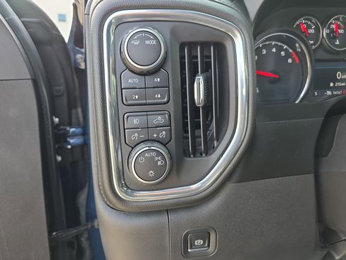 Used 2021 Chevrolet Silverado 1500 RST w/ Z71 Off-Road Package image 28