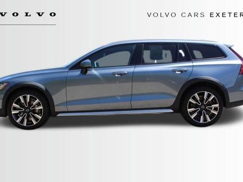 Used 2021 Volvo V60 T5 Cross Country w/ Lounge Package AWD/4WD image 4