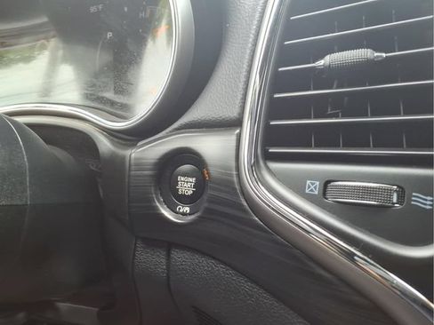 Used 2019 Jeep Grand Cherokee Laredo w/ Security & Convenience Group AWD/4WD image 21