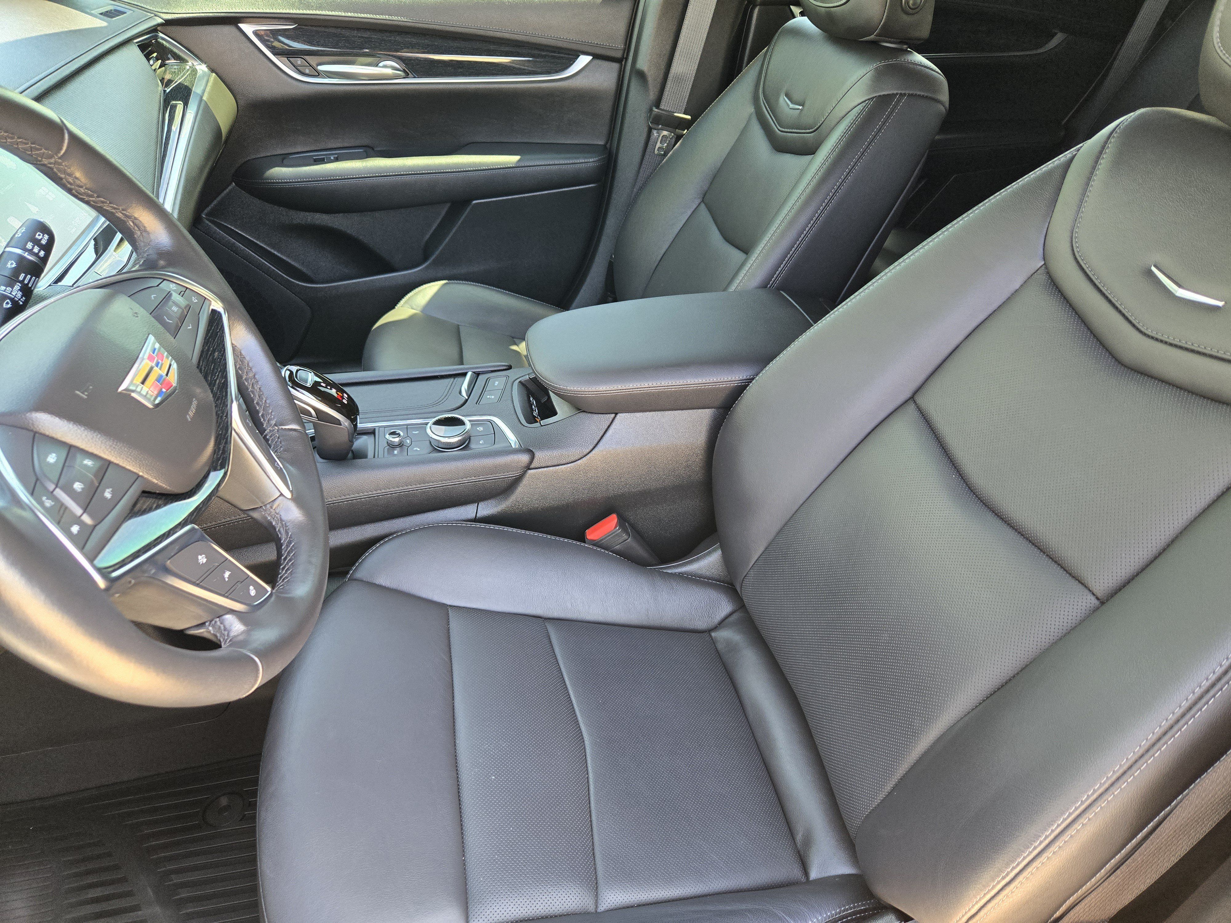 Used 2020 Cadillac XT5 Premium Luxury FWD image 19
