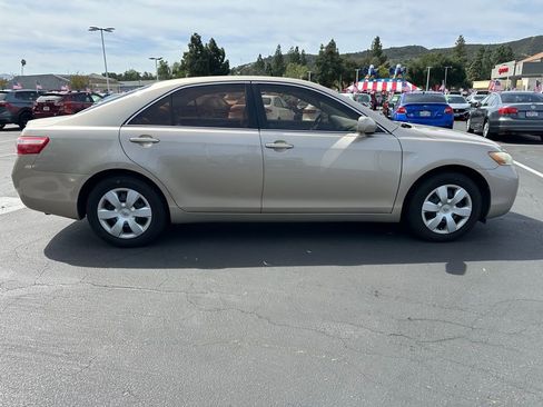 Used 2009 Toyota Camry LE image 5