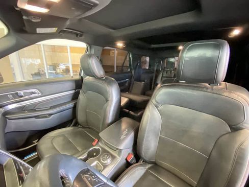 Used 2018 Ford Explorer Sport w/ Equipment Group 401A image 14