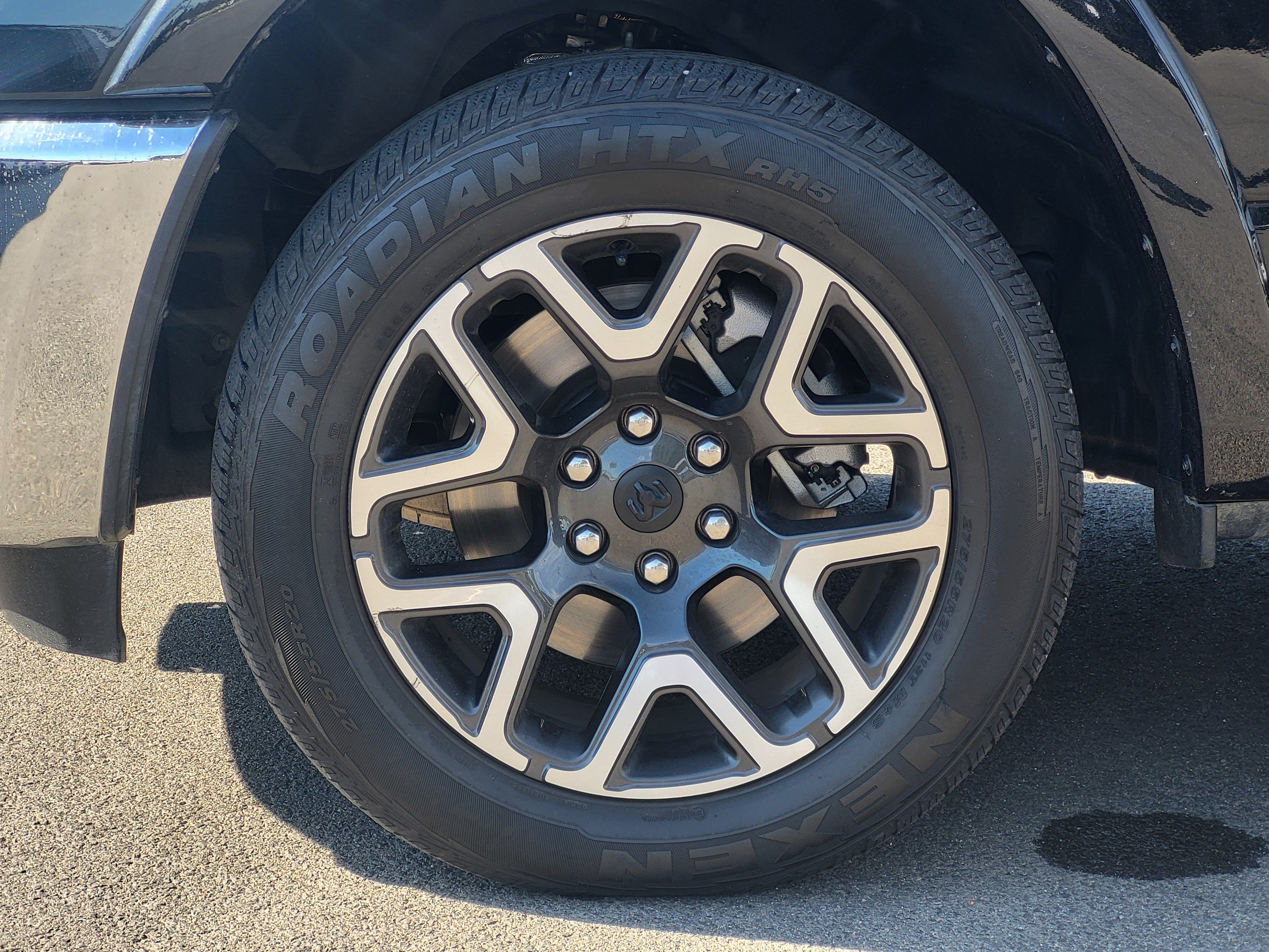 Used 2025 RAM 1500 Laramie AWD/4WD image 10