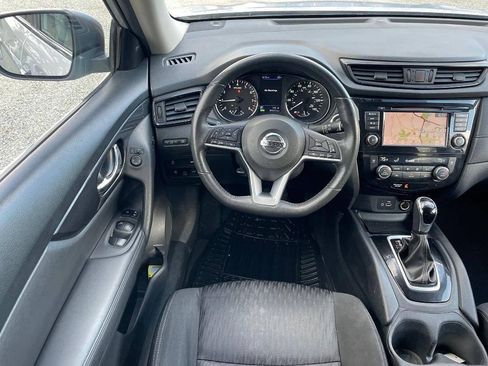 Used 2018 Nissan Rogue SV w/ Premium Package AWD/4WD image 14