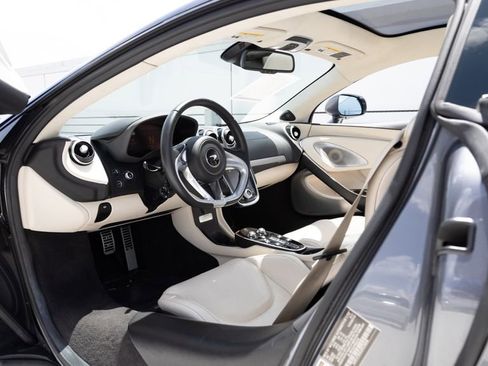 Used 2023 McLaren GT RWD image 13
