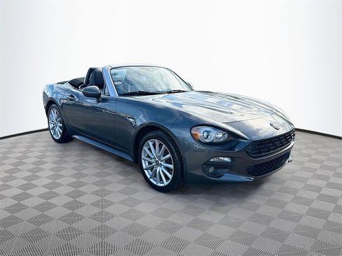 Used 2017 FIAT 124 Spider Lusso image 4