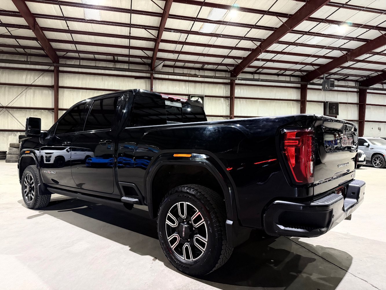 Used 2023 GMC Sierra 2500 AT4 w/ AT4 Preferred Package AWD/4WD image 7