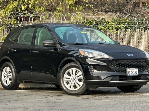 Used 2022 Ford Escape S image 2