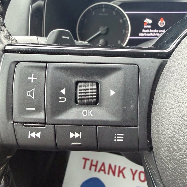 Used 2025 Nissan Pathfinder SL AWD/4WD image 10