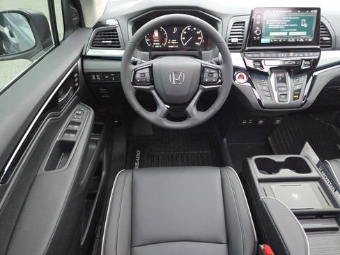 New 2026 Honda Odyssey Touring image 28