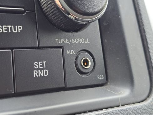 Used 2014 Dodge Grand Caravan SE image 3