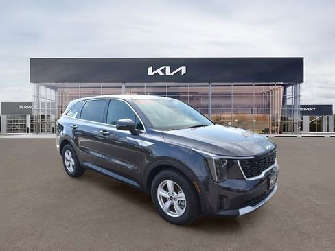 New 2025 Kia Sorento LX FWD image 11