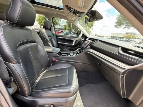 Certified 2023 Jeep Grand Cherokee L Limited AWD/4WD image 10