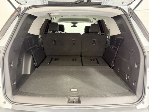 Used 2021 Chevrolet Traverse LS image 50
