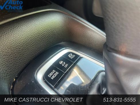 Used 2025 Toyota Corolla LE FWD image 9