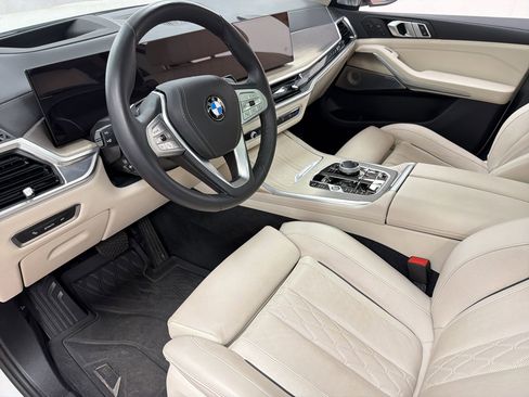 Used 2025 BMW X7 xDrive40i image 4