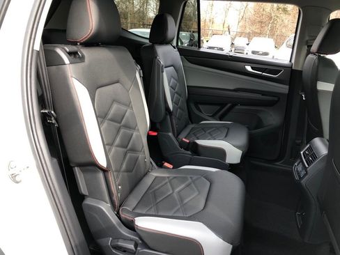 New 2026 Volkswagen Atlas Peak Edition AWD/4WD image 35