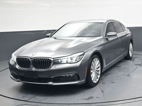 Used 2018 BMW 740i RWD image 8