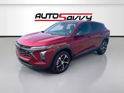 Used 2025 Chevrolet Trax RS FWD image 3