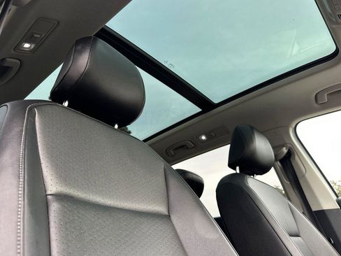 Used 2018 Volkswagen Tiguan SEL w/ 3rd Row Seat Package image 17