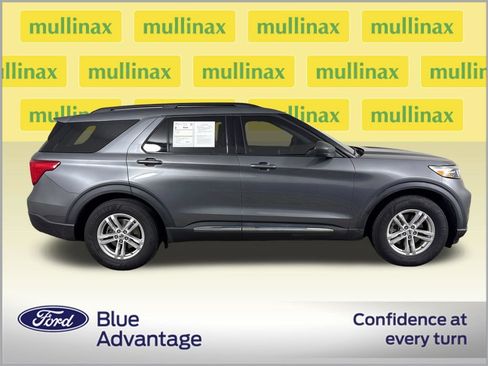 Certified 2022 Ford Explorer XLT RWD image 2