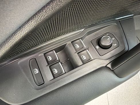 New 2026 Volkswagen Tiguan SE R-Line FWD image 13