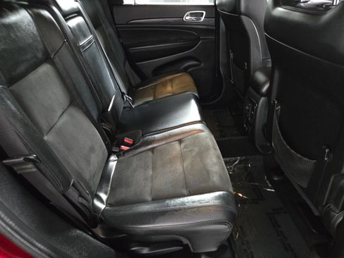 Used 2022 Jeep Grand Cherokee Laredo AWD/4WD image 17
