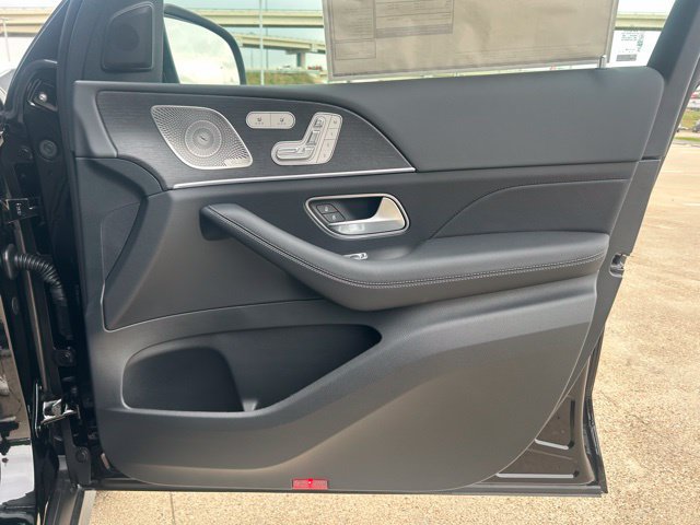 Used 2025 Mercedes-Benz GLS 450 4MATIC image 20