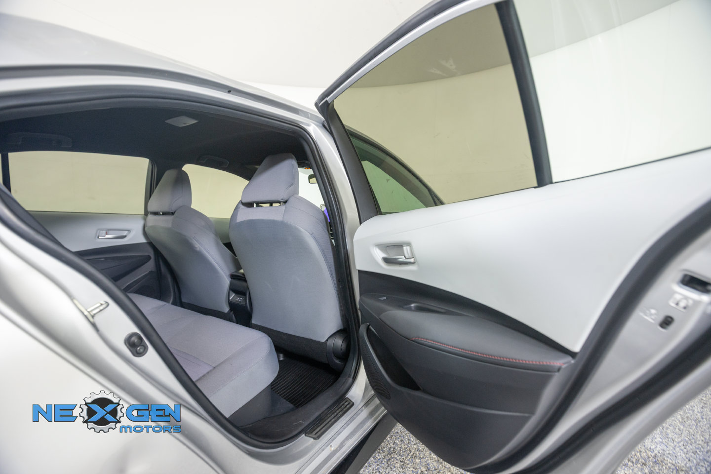 Used 2023 Toyota Corolla SE AWD/4WD image 38