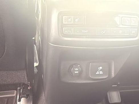 Used 2023 Hyundai Palisade Limited FWD image 30