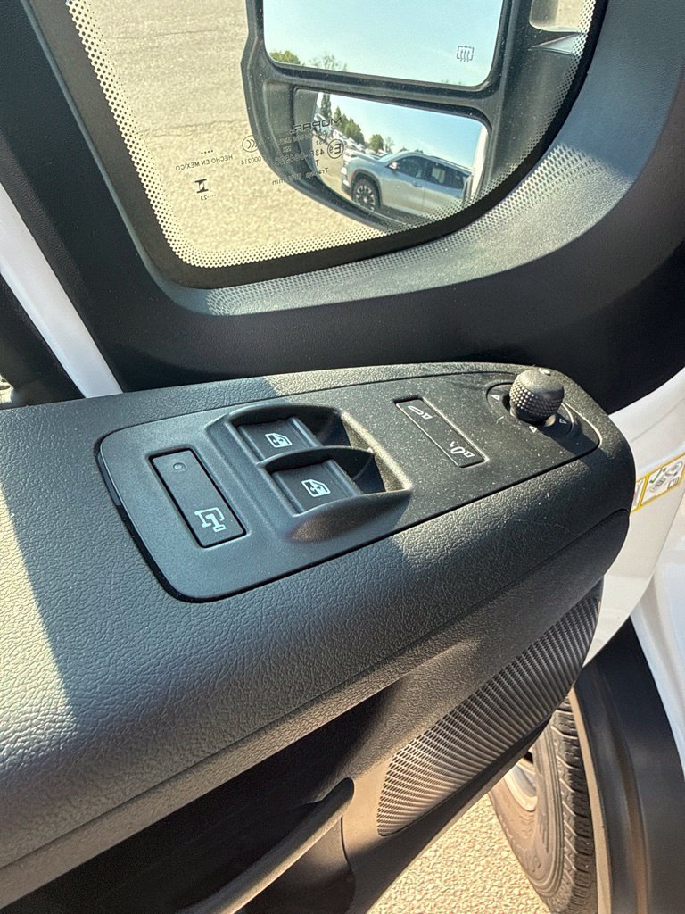 Used 2023 RAM ProMaster 2500 w/ Convenience Group FWD image 18