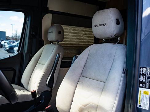 Used 2022 Mercedes-Benz Sprinter 3500 image 22