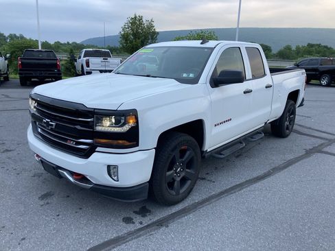 Used 2017 Chevrolet Silverado 1500 LT w/ Redline Edition AWD/4WD image 3